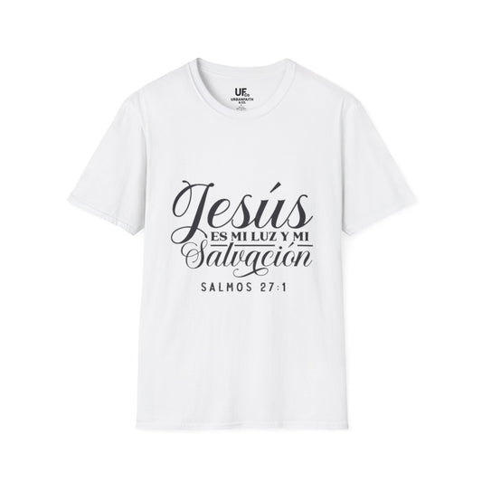 Christian T-Shirt — “Jesús es mi luz y mi salvación” (Salmos 27:1) with Heart & Cross Back